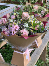 Load image into Gallery viewer, Boxed Bouquet