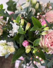 Load image into Gallery viewer, Valentines 2026 - Posy Kisses Vase