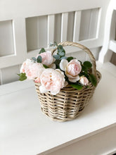 Load image into Gallery viewer, Flower Basket