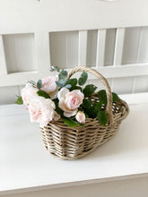 Load image into Gallery viewer, Flower Basket