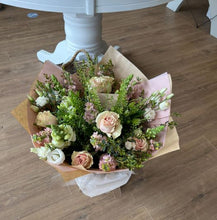 Load image into Gallery viewer, Mothers Day Week ~ Boxed Bouquet
