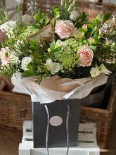 Load image into Gallery viewer, Mothers Day Week ~ Luxury Bag Bouquet
